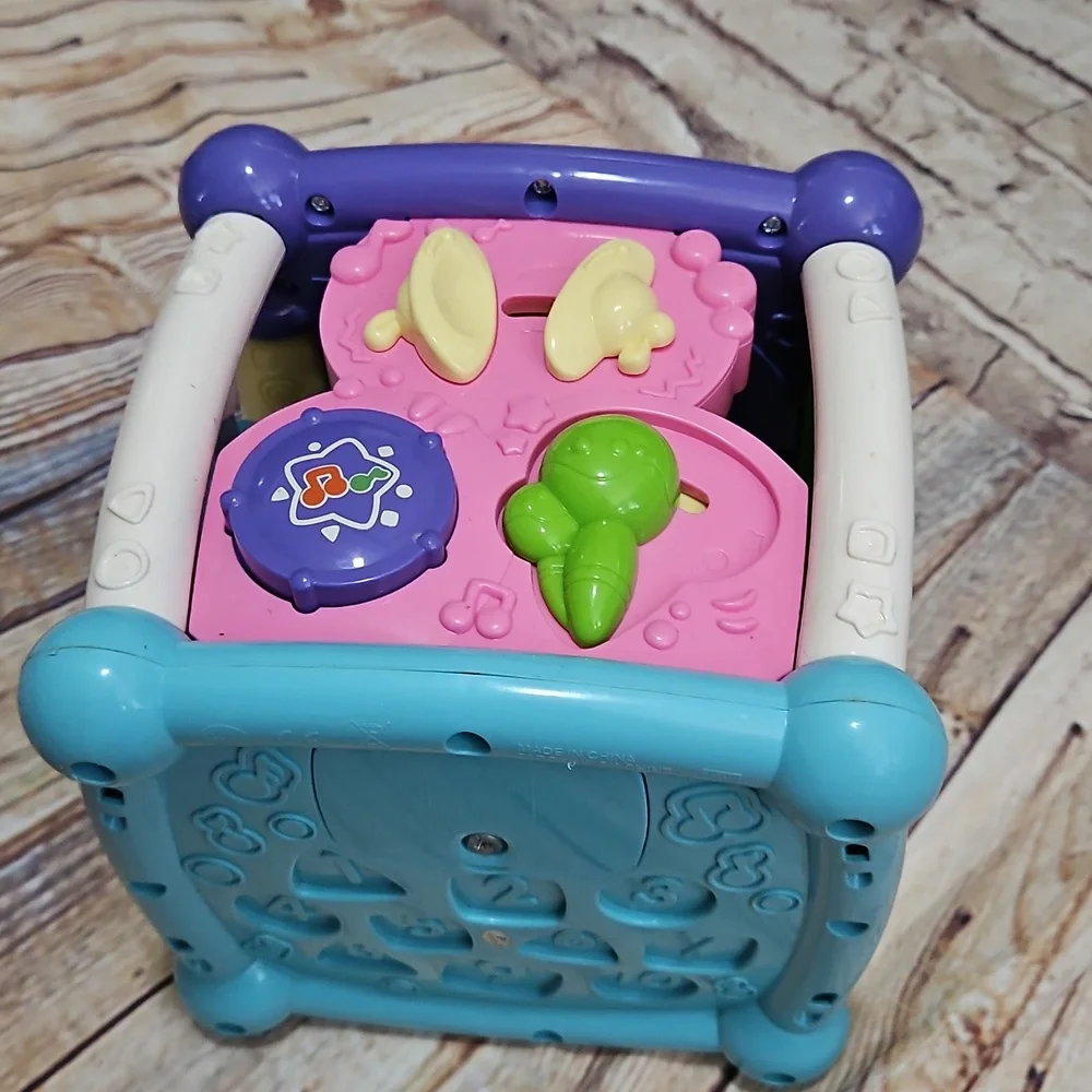 VTech Busy Learners Activity Cube, Purple‎